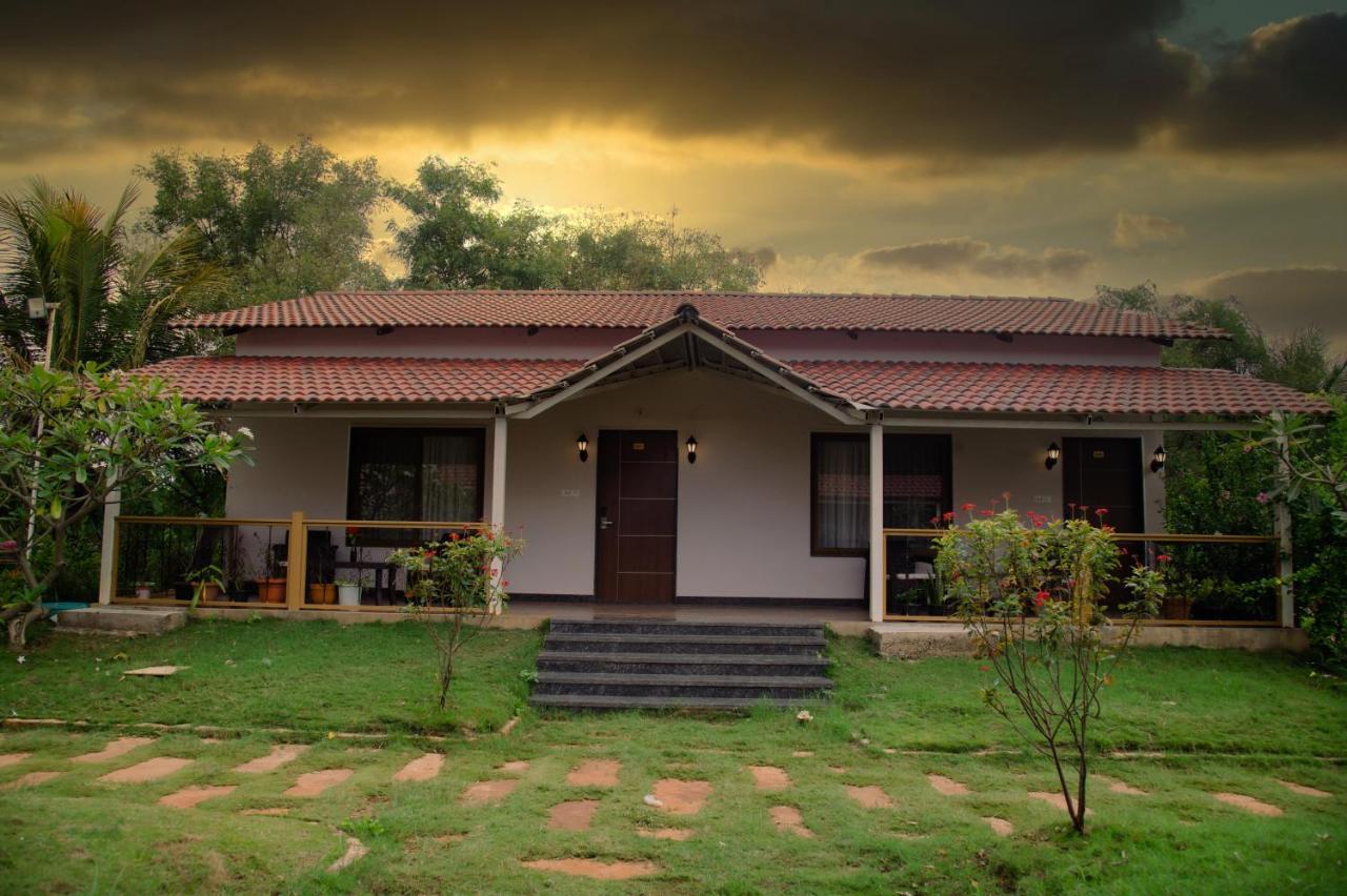Sterling Banashree Badami Hotel Exterior photo
