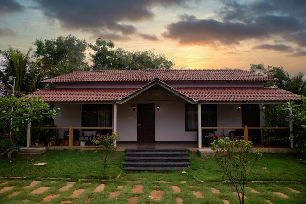Sterling Banashree Badami Hotel Exterior photo