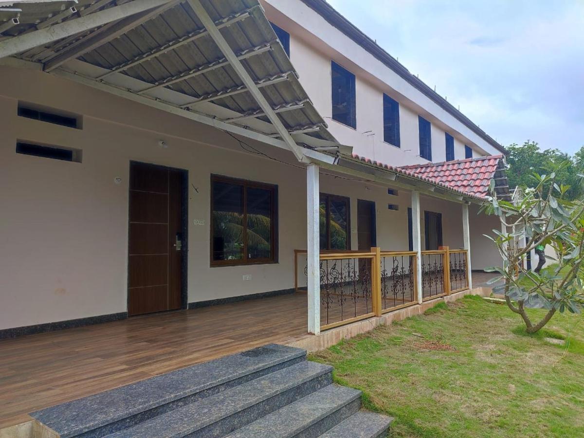 Sterling Banashree Badami Hotel Exterior photo