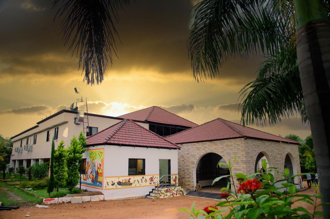 Sterling Banashree Badami Hotel Exterior photo
