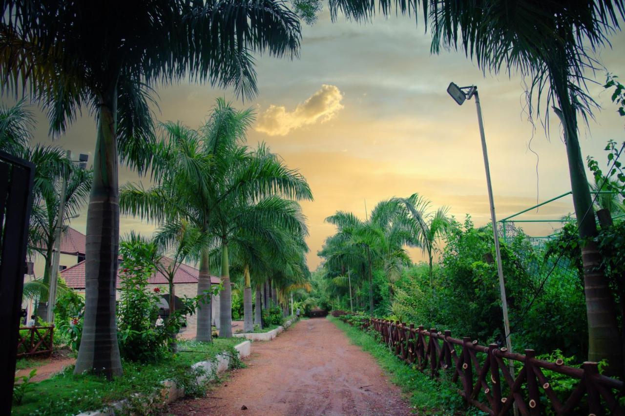 Sterling Banashree Badami Hotel Exterior photo