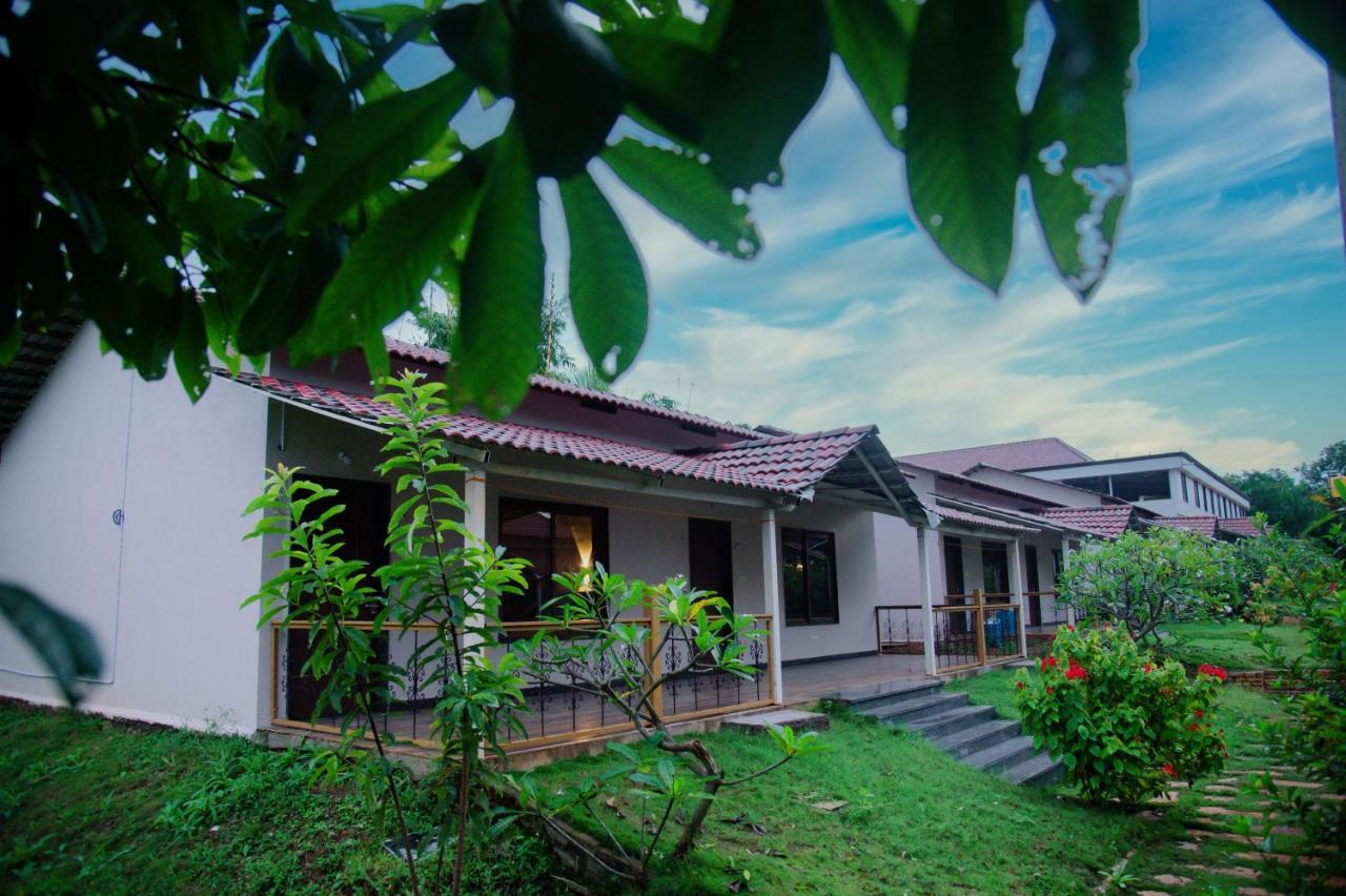 Sterling Banashree Badami Hotel Exterior photo