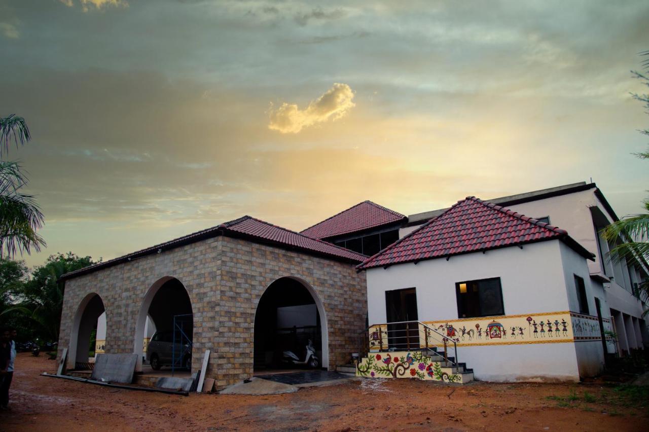 Sterling Banashree Badami Hotel Exterior photo