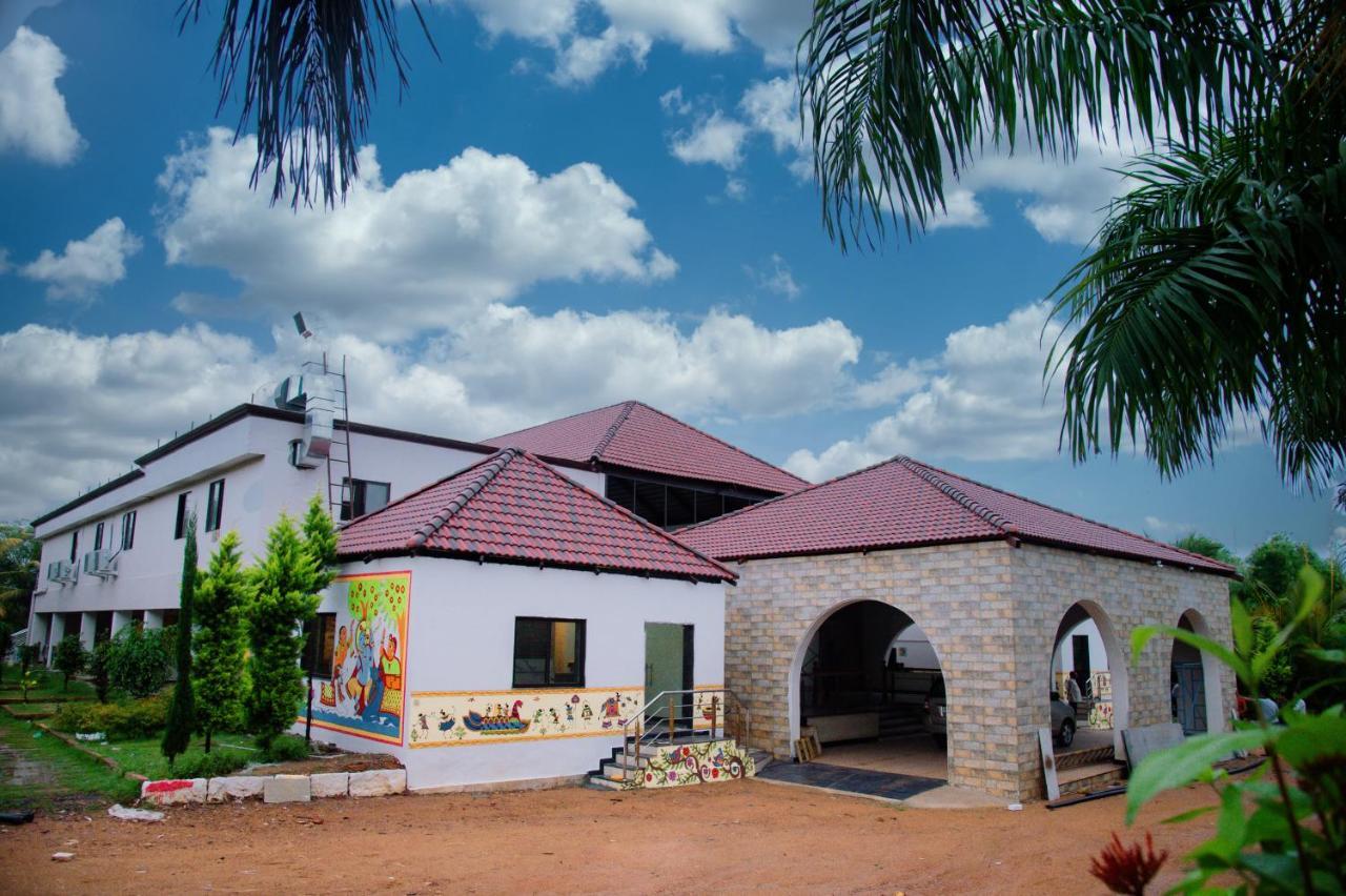 Sterling Banashree Badami Hotel Exterior photo
