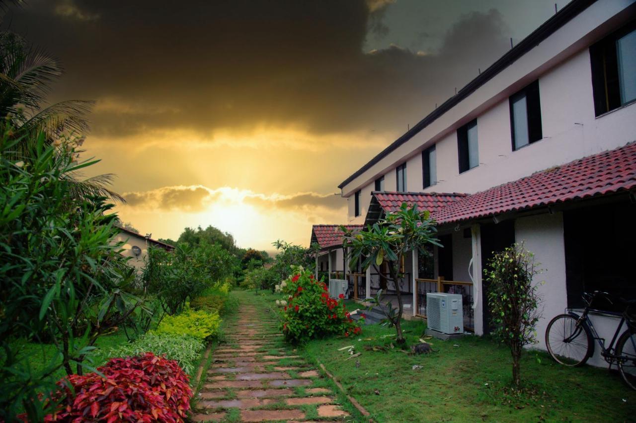 Sterling Banashree Badami Hotel Exterior photo