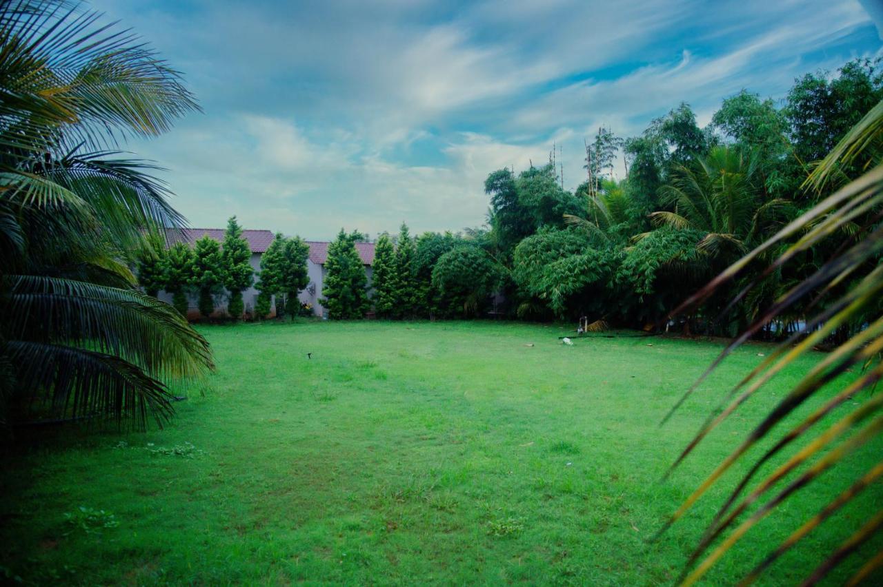 Sterling Banashree Badami Hotel Exterior photo
