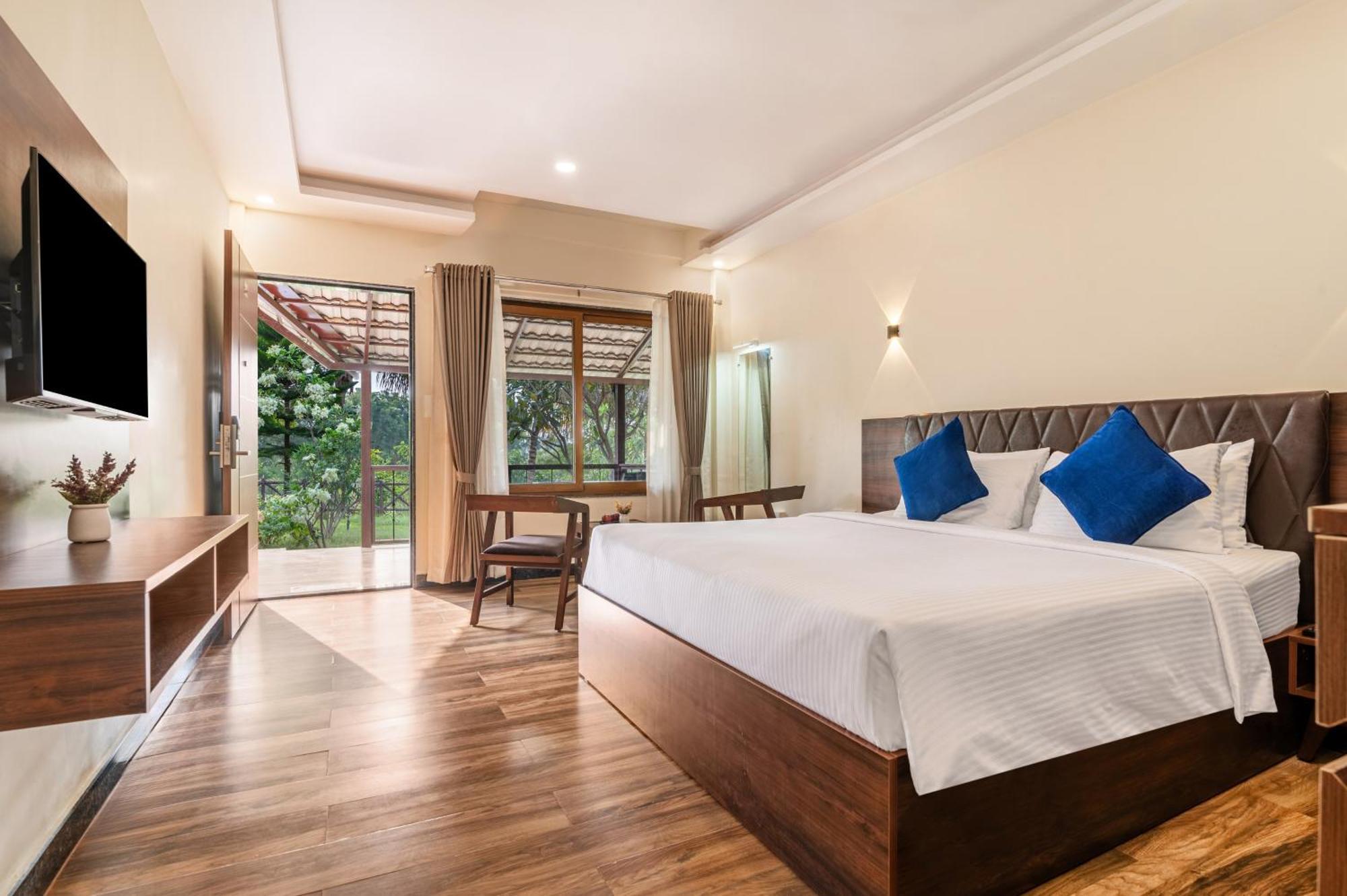 Sterling Banashree Badami Hotel Exterior photo