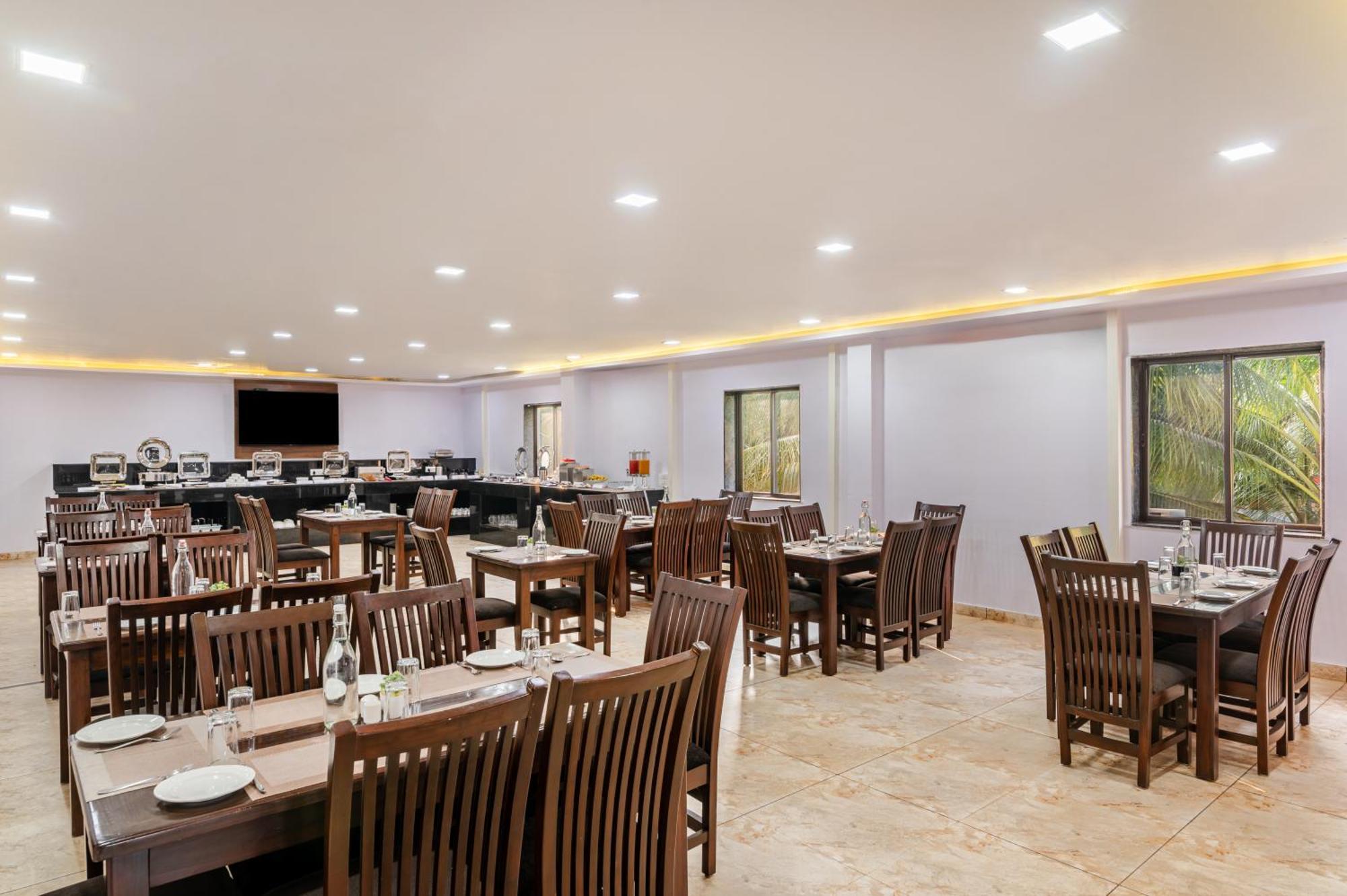 Sterling Banashree Badami Hotel Exterior photo