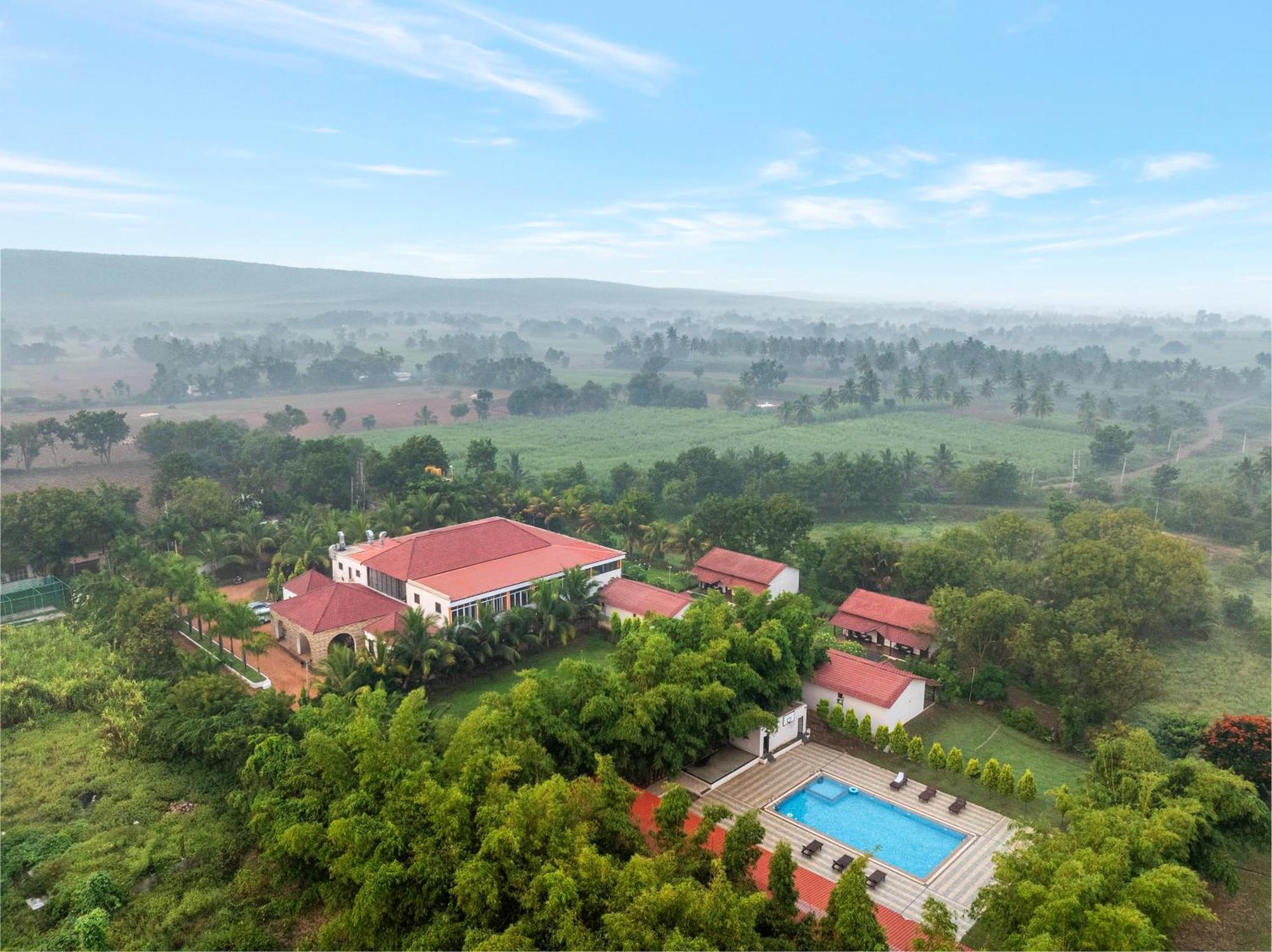 Sterling Banashree Badami Hotel Exterior photo