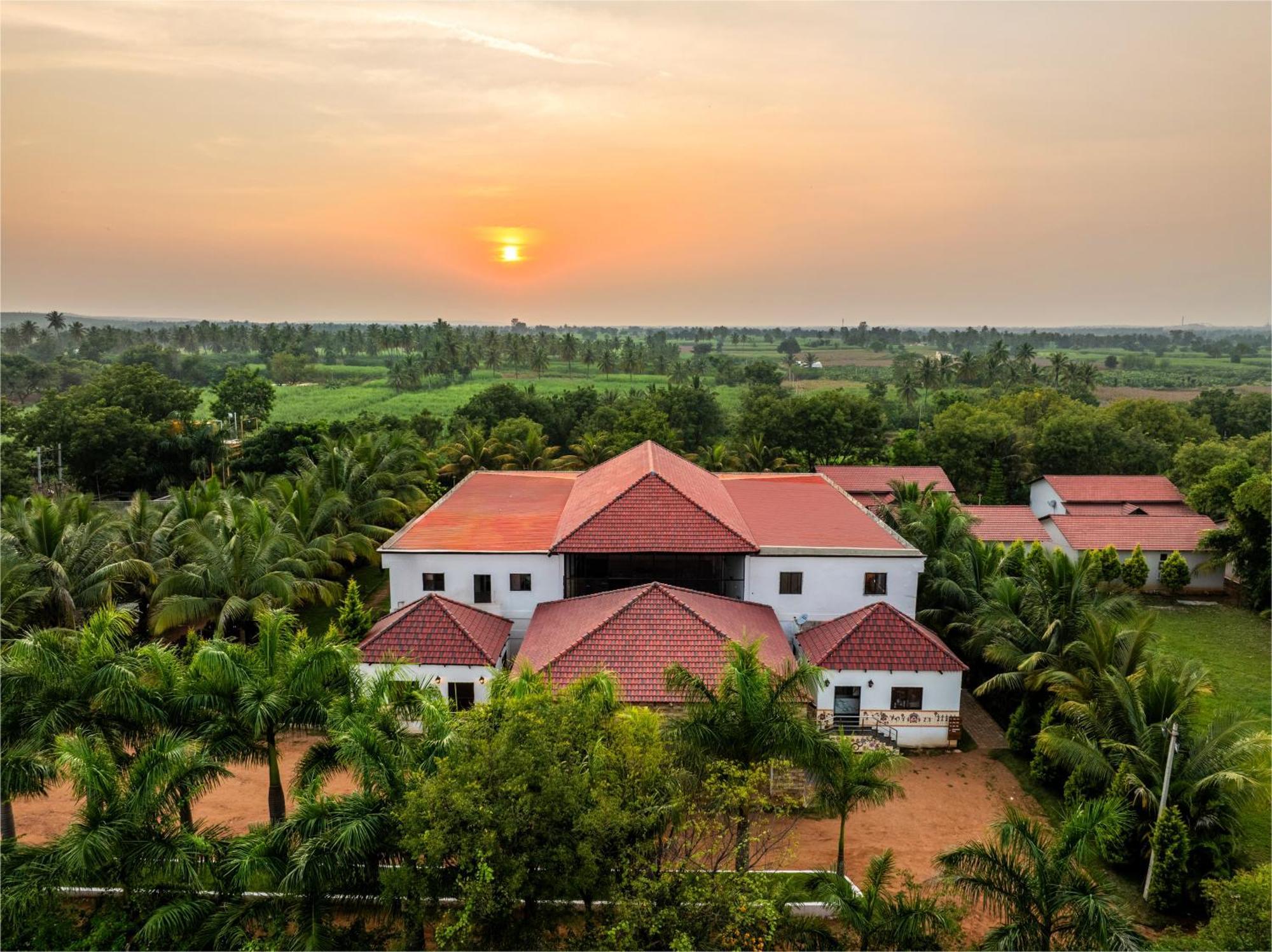 Sterling Banashree Badami Hotel Exterior photo