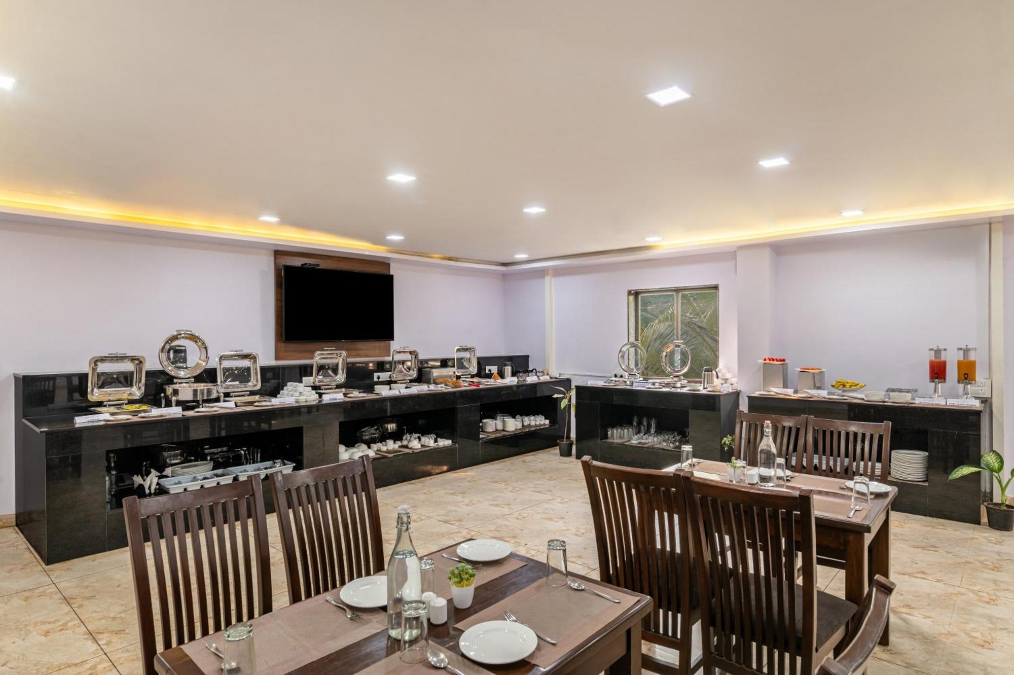 Sterling Banashree Badami Hotel Exterior photo