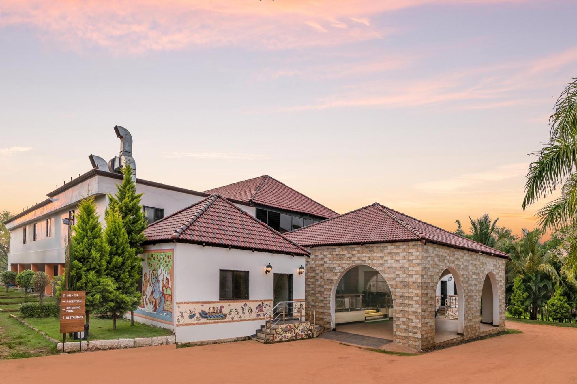 Sterling Banashree Badami Hotel Exterior photo